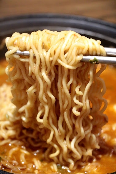 20251108-yji1w 20251108-yji1w