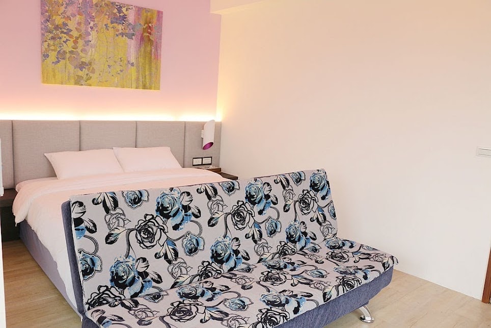 20251108-ce8fy 20251108-ce8fy