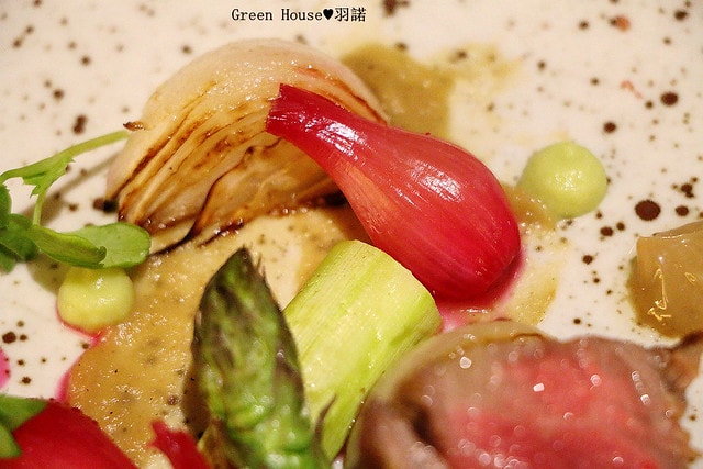 20251108-d9wxm 20251108-d9wxm