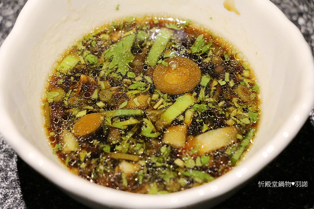 20251108-i85jz 20251108-i85jz