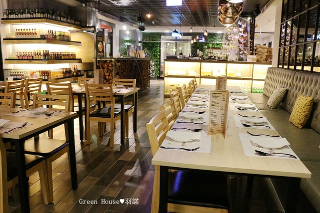 20251108-trvrx 20251108-trvrx