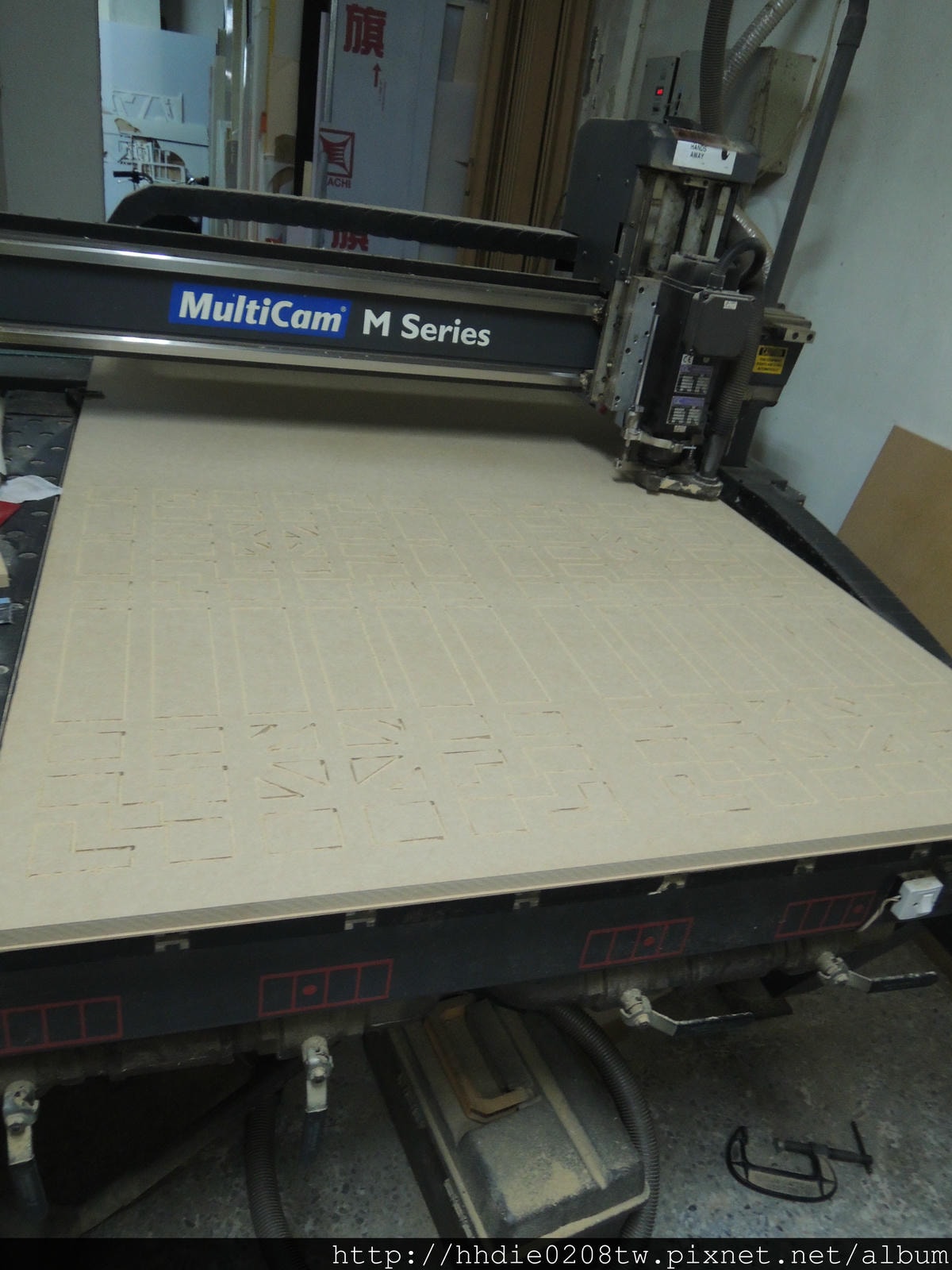 20251108-s84rz 20251108-s84rz