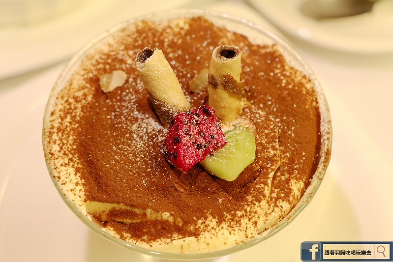 20251108-u4eyr 20251108-u4eyr