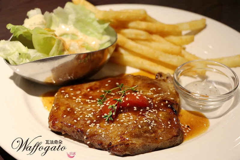 20251108-q3ryp 20251108-q3ryp