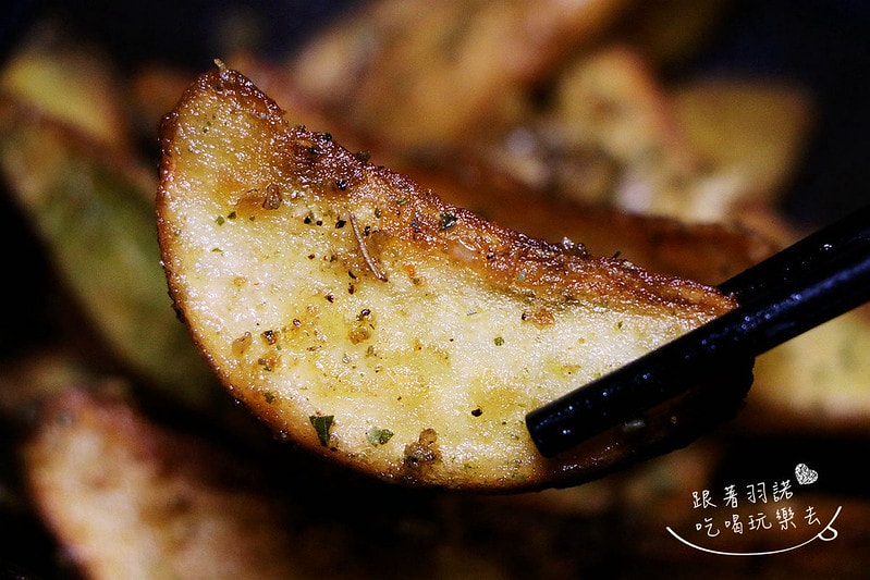 20251108-qe4gv 20251108-qe4gv