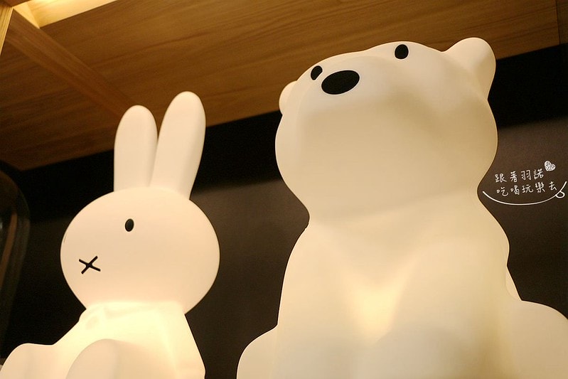 20251108-49y84 20251108-49y84