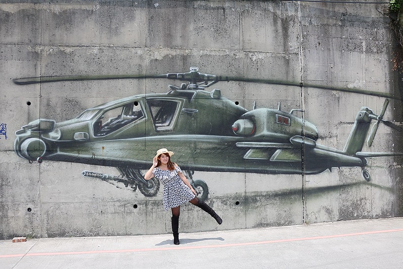 20251108-ovxy8 20251108-ovxy8