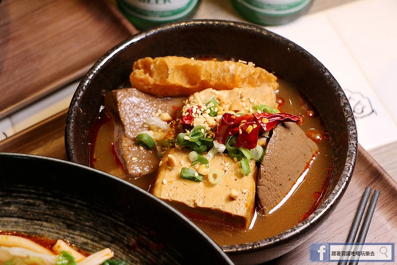 20251108-z10bw 20251108-z10bw