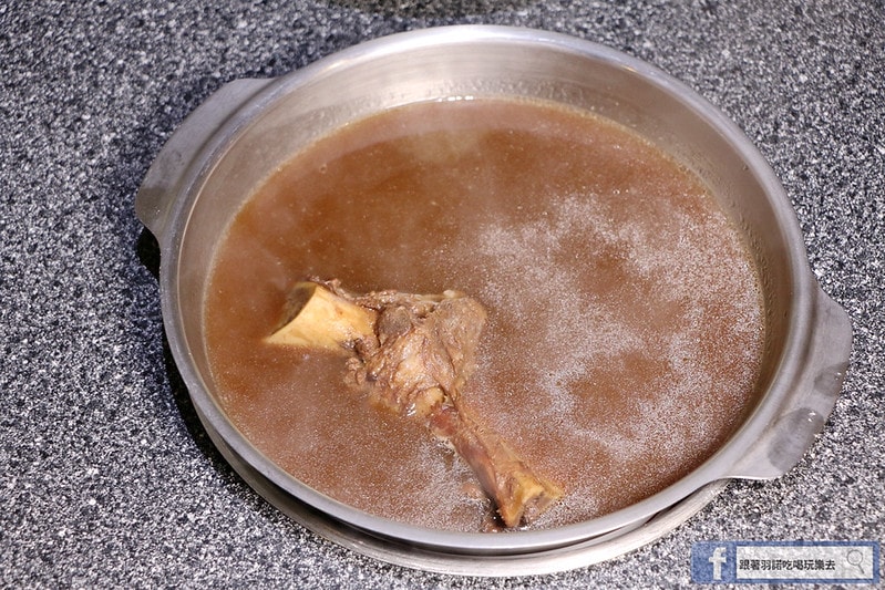 20251108-0lz7z 20251108-0lz7z