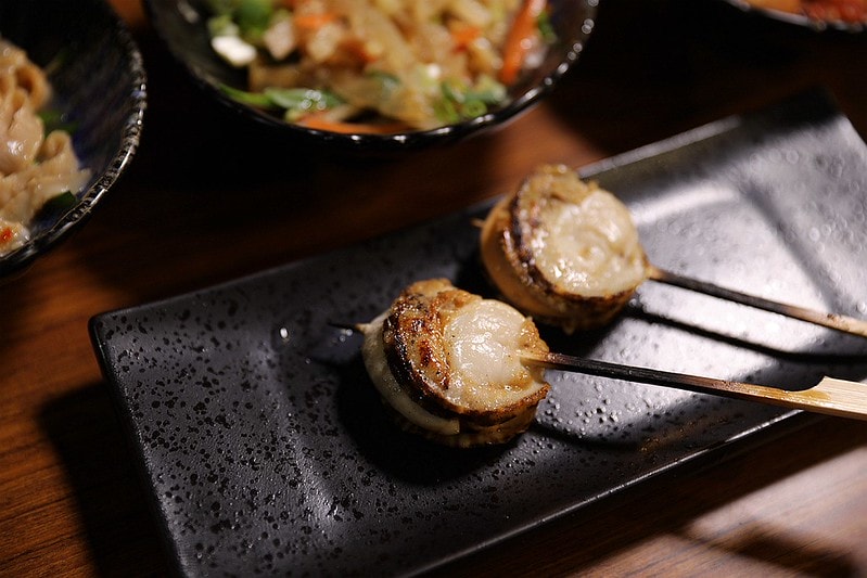 20251108-fb2v7 20251108-fb2v7