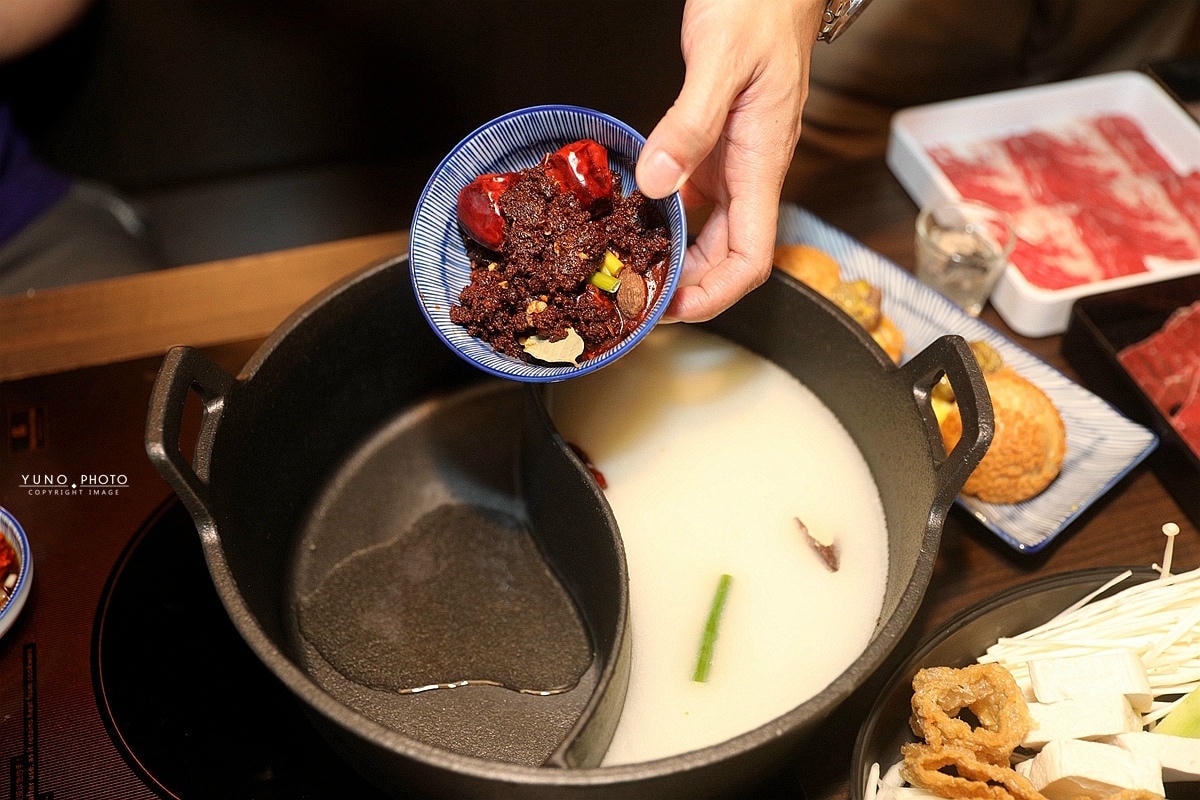 20251109-231jn 20251109-231jn