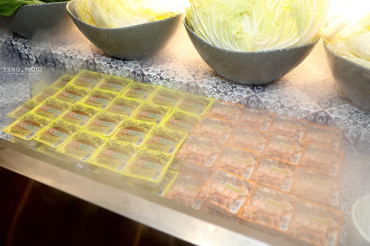 20251109-uy93x 20251109-uy93x