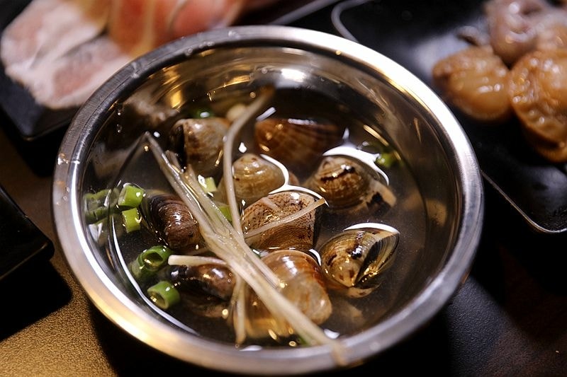 20251109-1jyvb 20251109-1jyvb