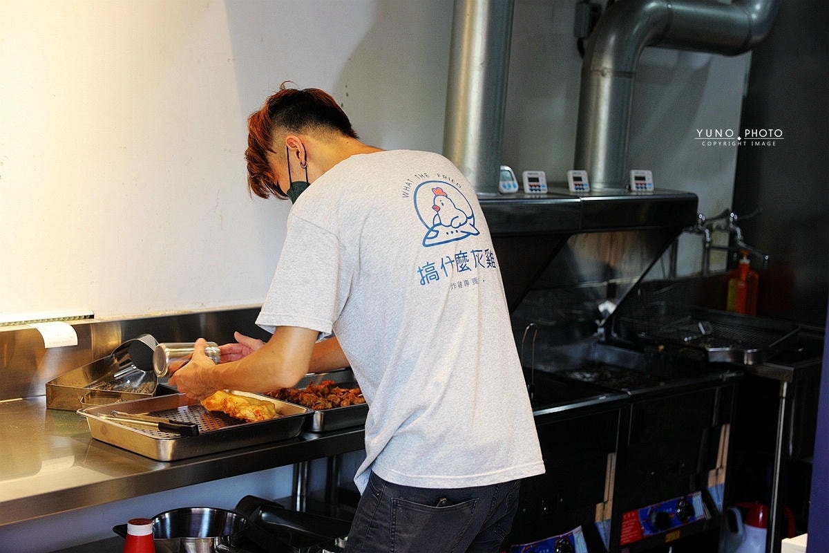 20251109-eek2v 20251109-eek2v