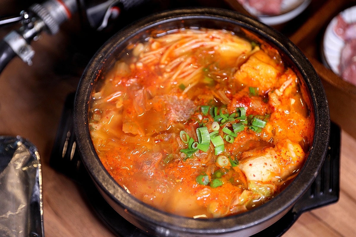 20251109-qbz2w 20251109-qbz2w