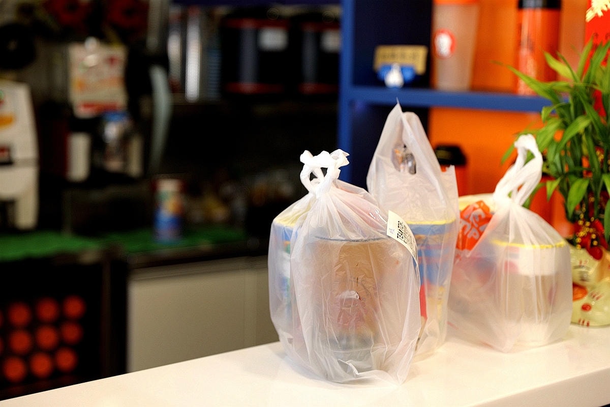 20251109-b6yvr 20251109-b6yvr