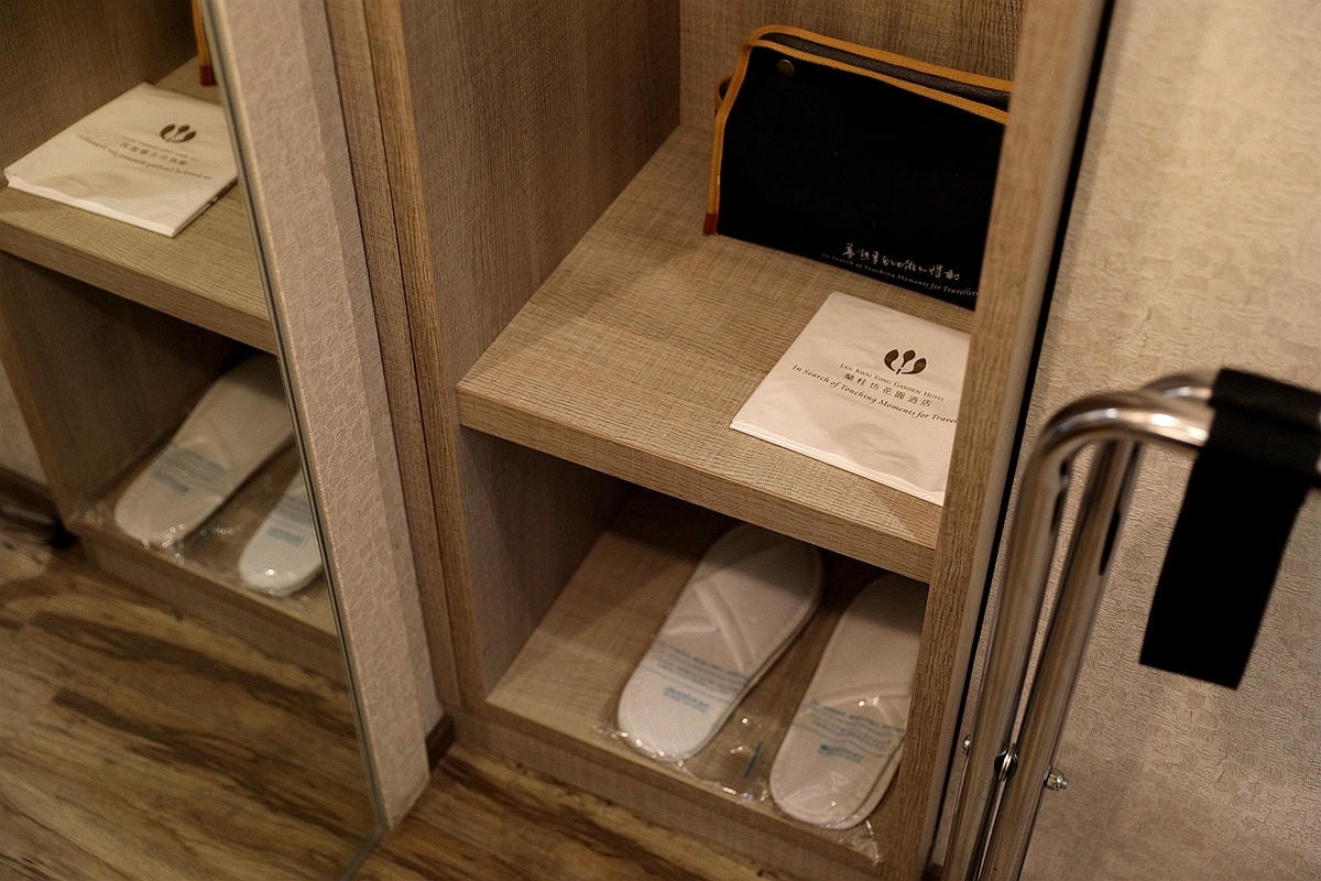 20251109-kc2aj 20251109-kc2aj