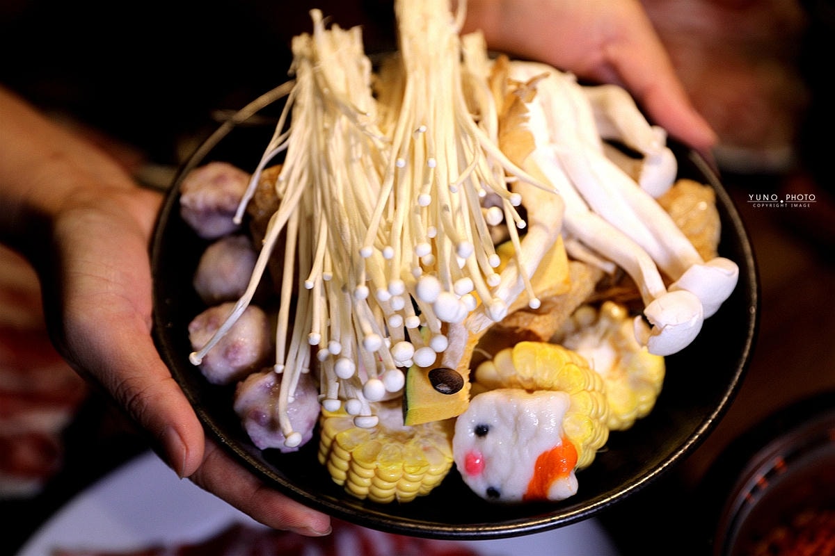 20251109-j0wkk 20251109-j0wkk