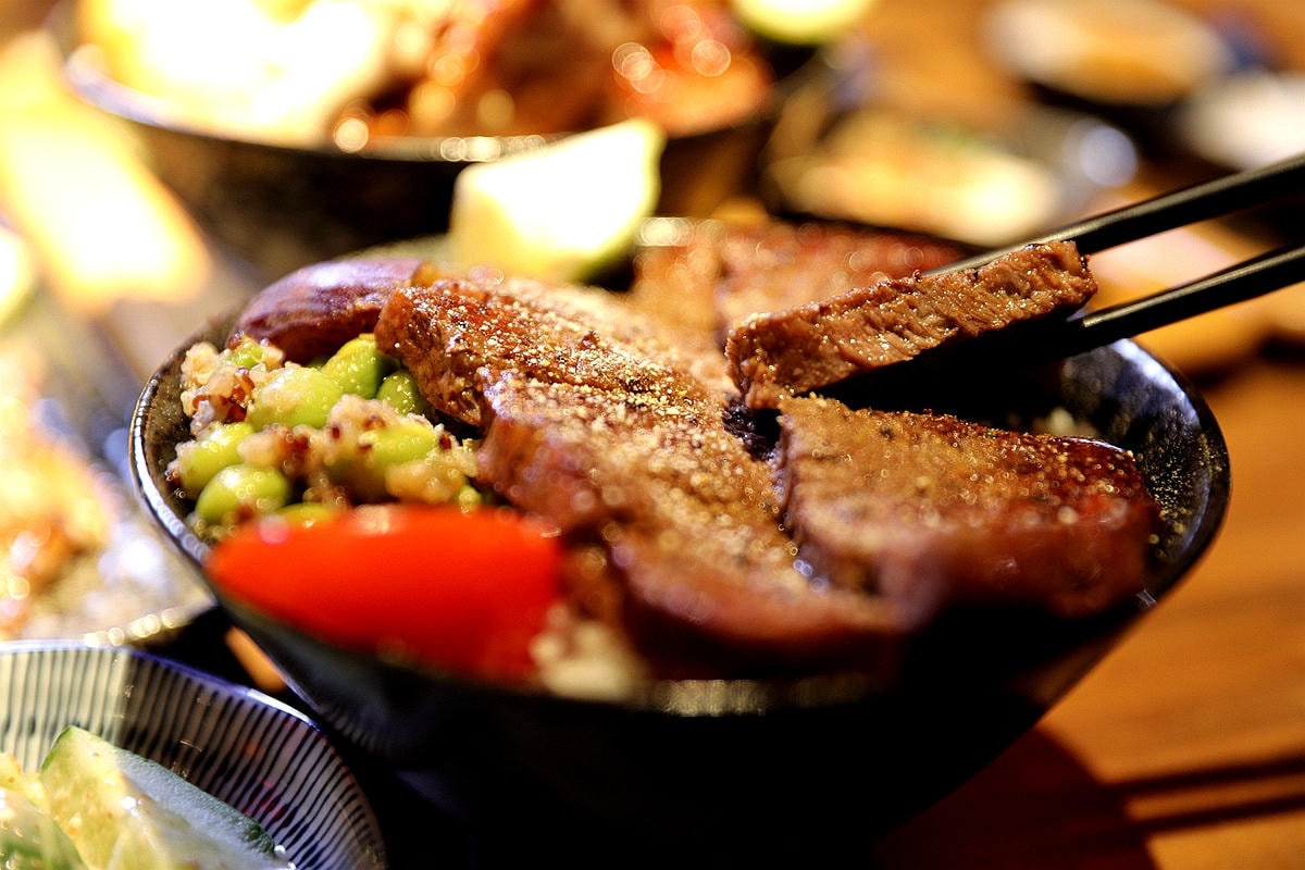 20251109-q8ly3 20251109-q8ly3