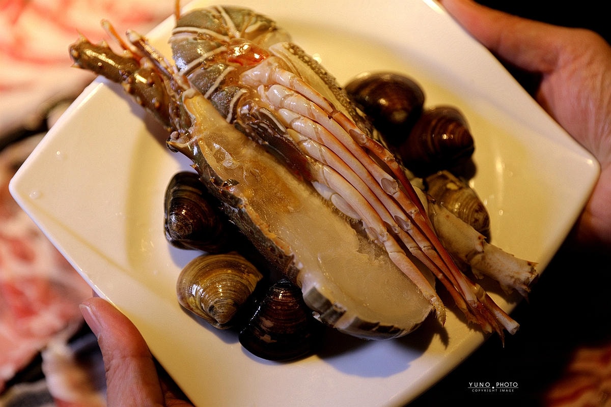 20251109-i6u46 20251109-i6u46