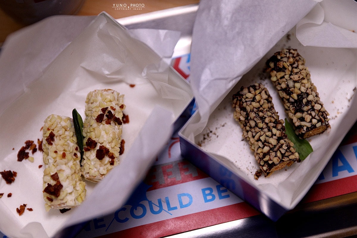 20251109-2q8vd 20251109-2q8vd