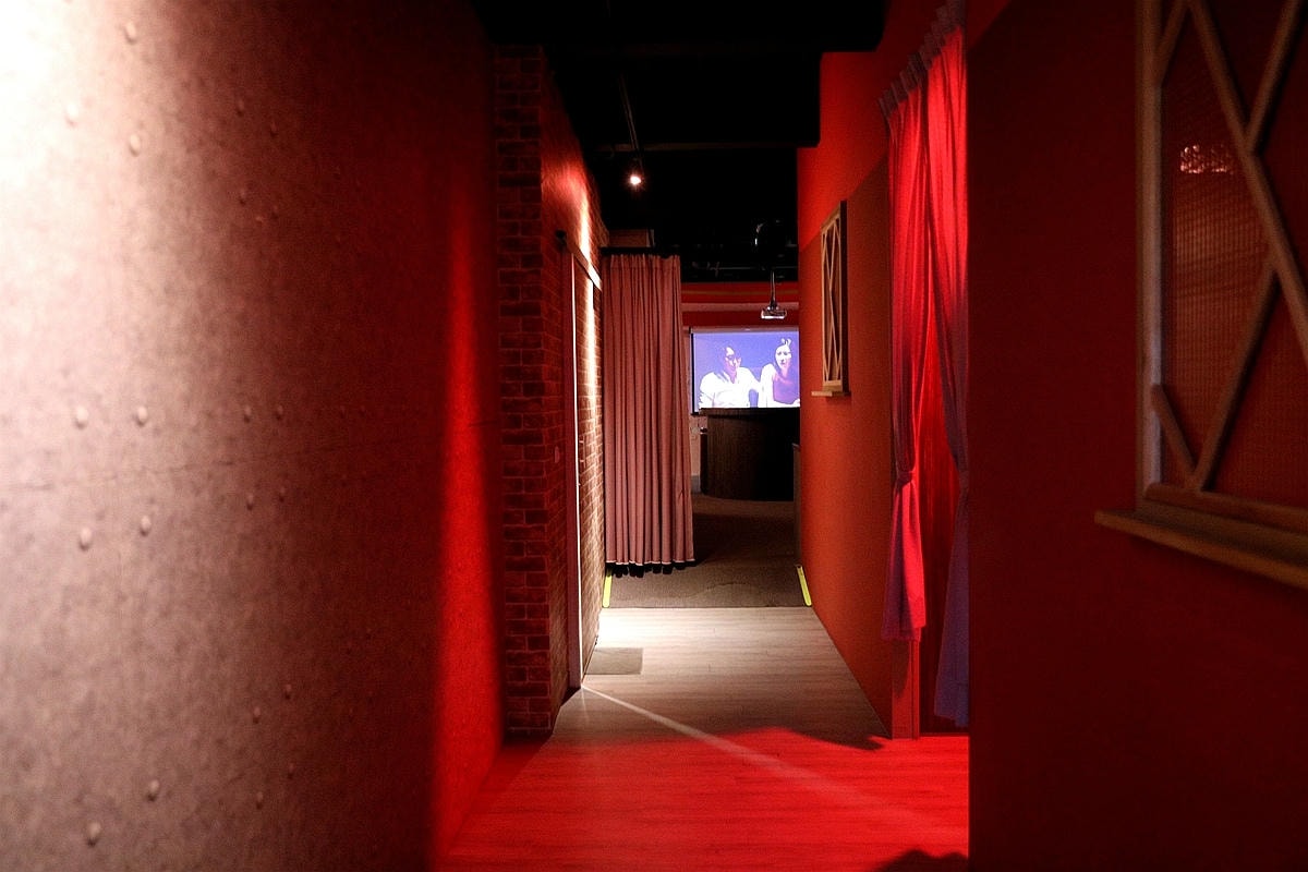 20251109-i8yv6 20251109-i8yv6