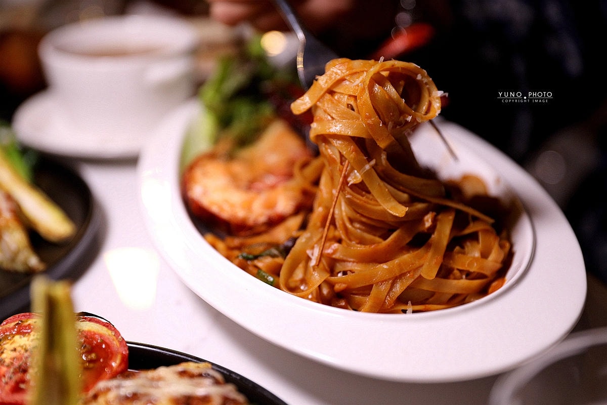 20251109-zm0e6 20251109-zm0e6