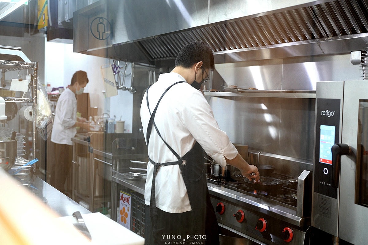 20251109-jrn5g 20251109-jrn5g