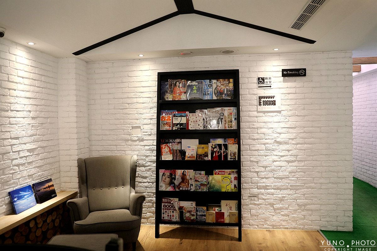 20251109-77m6n 20251109-77m6n