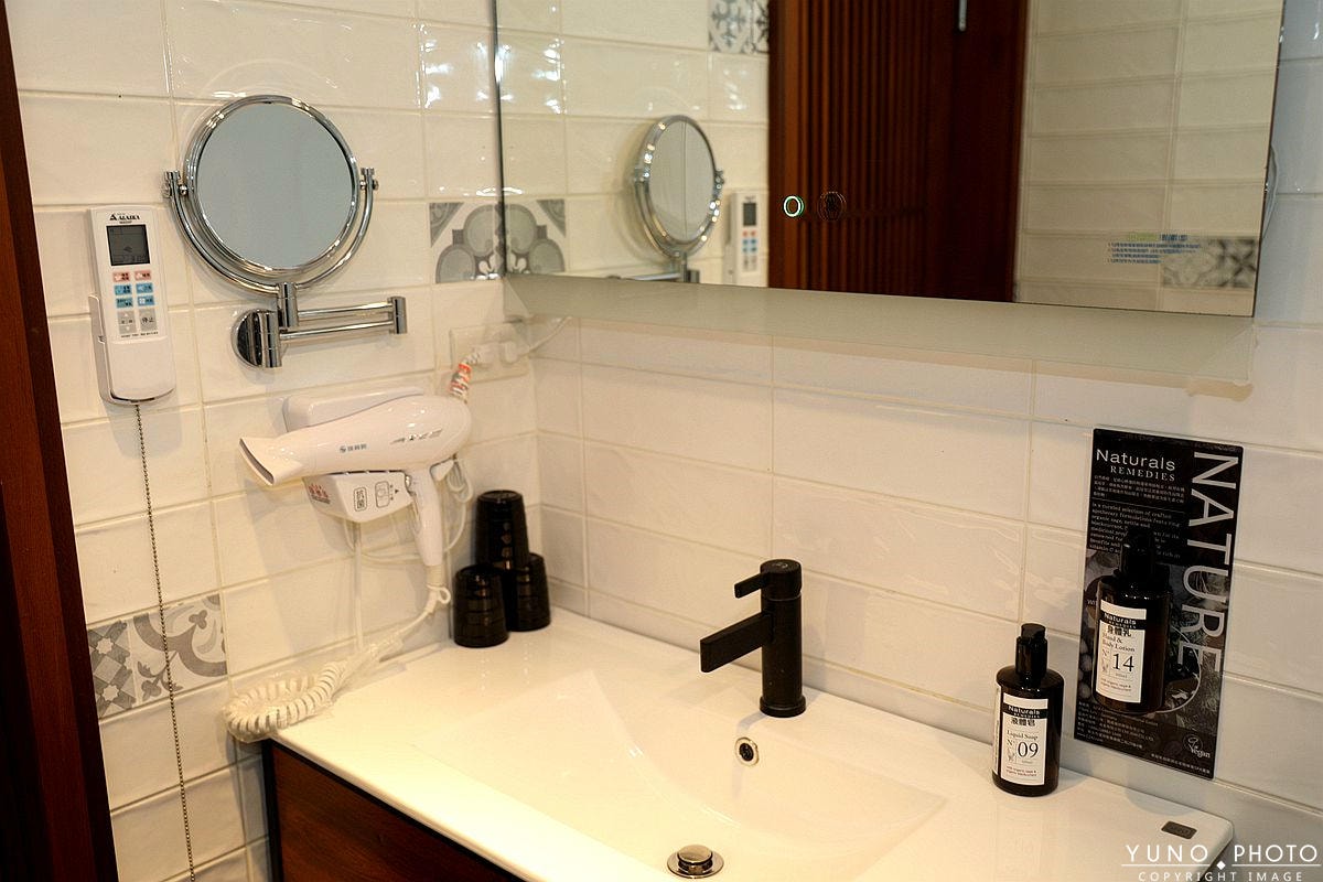 20251109-8v28t 20251109-8v28t