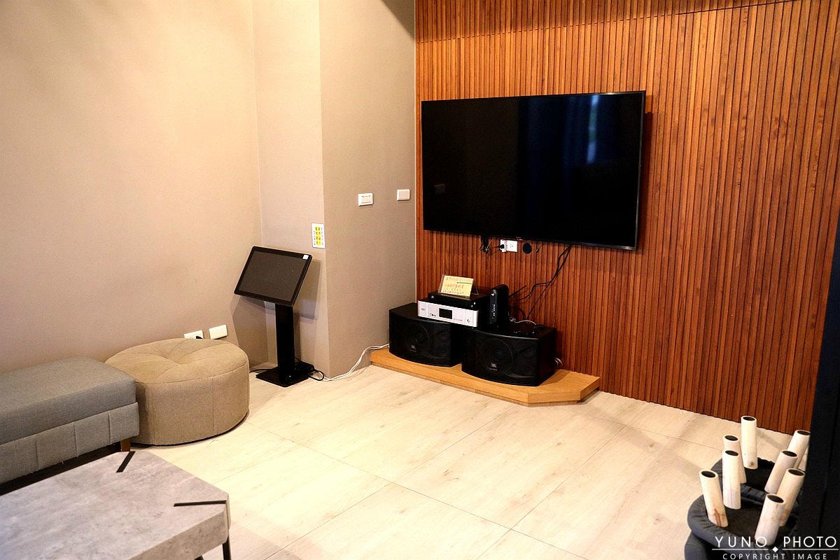 20251109-z2jnt 20251109-z2jnt