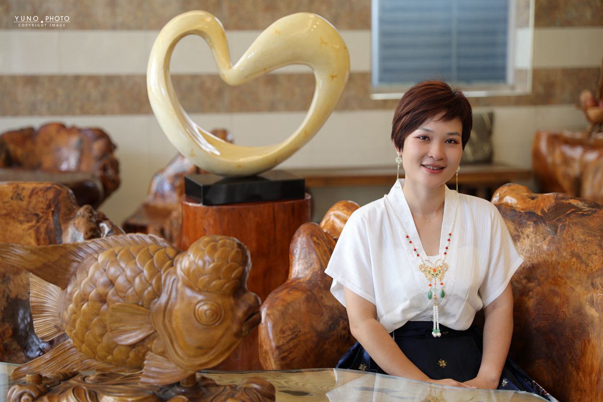 20251109-i6yrb 20251109-i6yrb