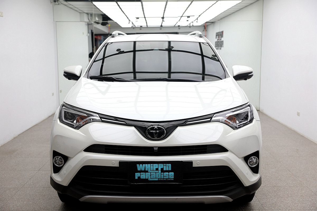 20251109-lb5vz 20251109-lb5vz