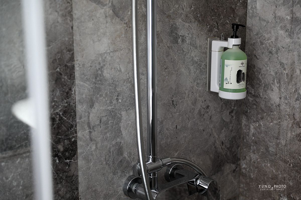 20251109-uk3x4 20251109-uk3x4