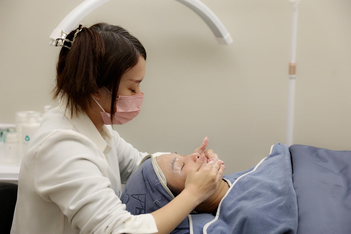 20251109-lw0mi 20251109-lw0mi