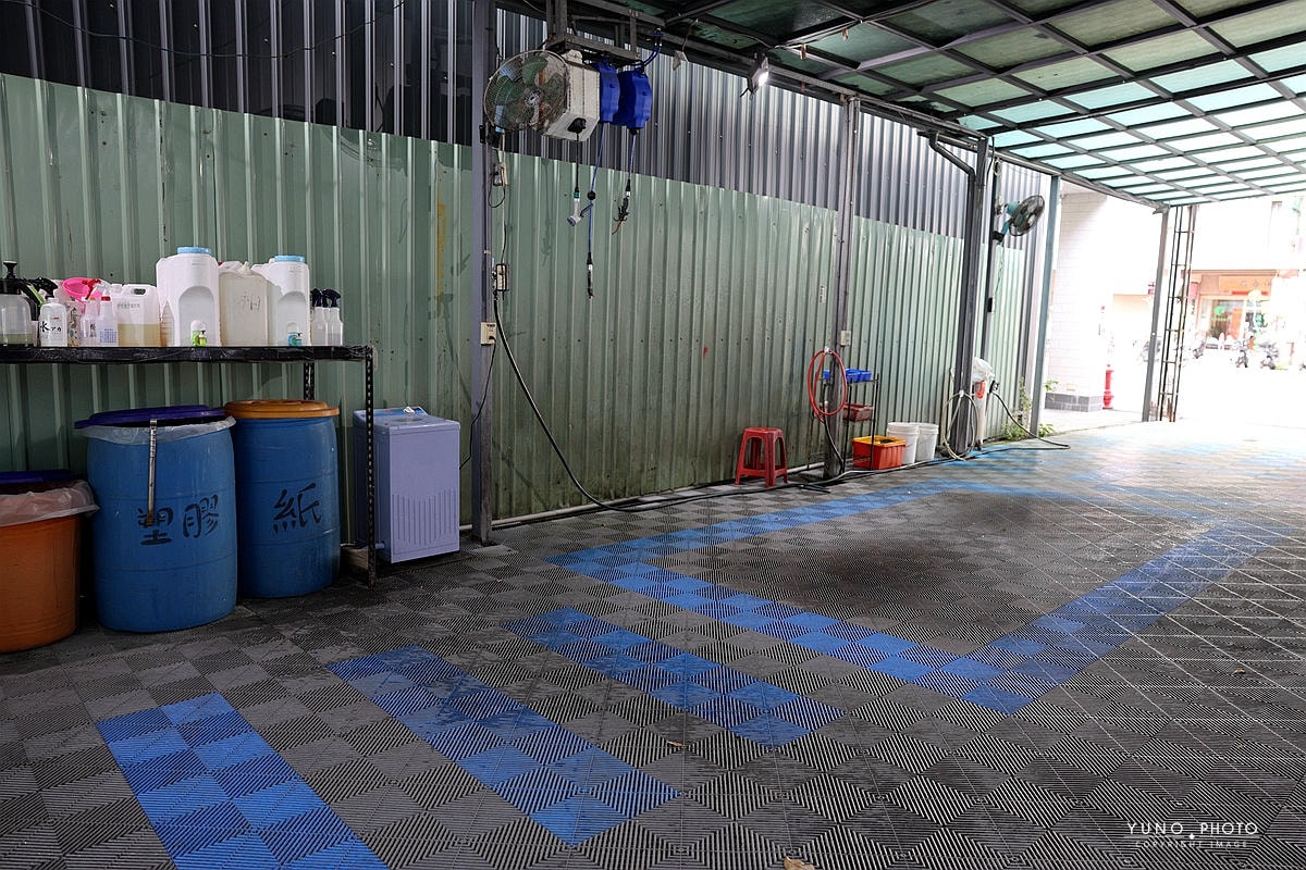 20251109-j82l7 20251109-j82l7