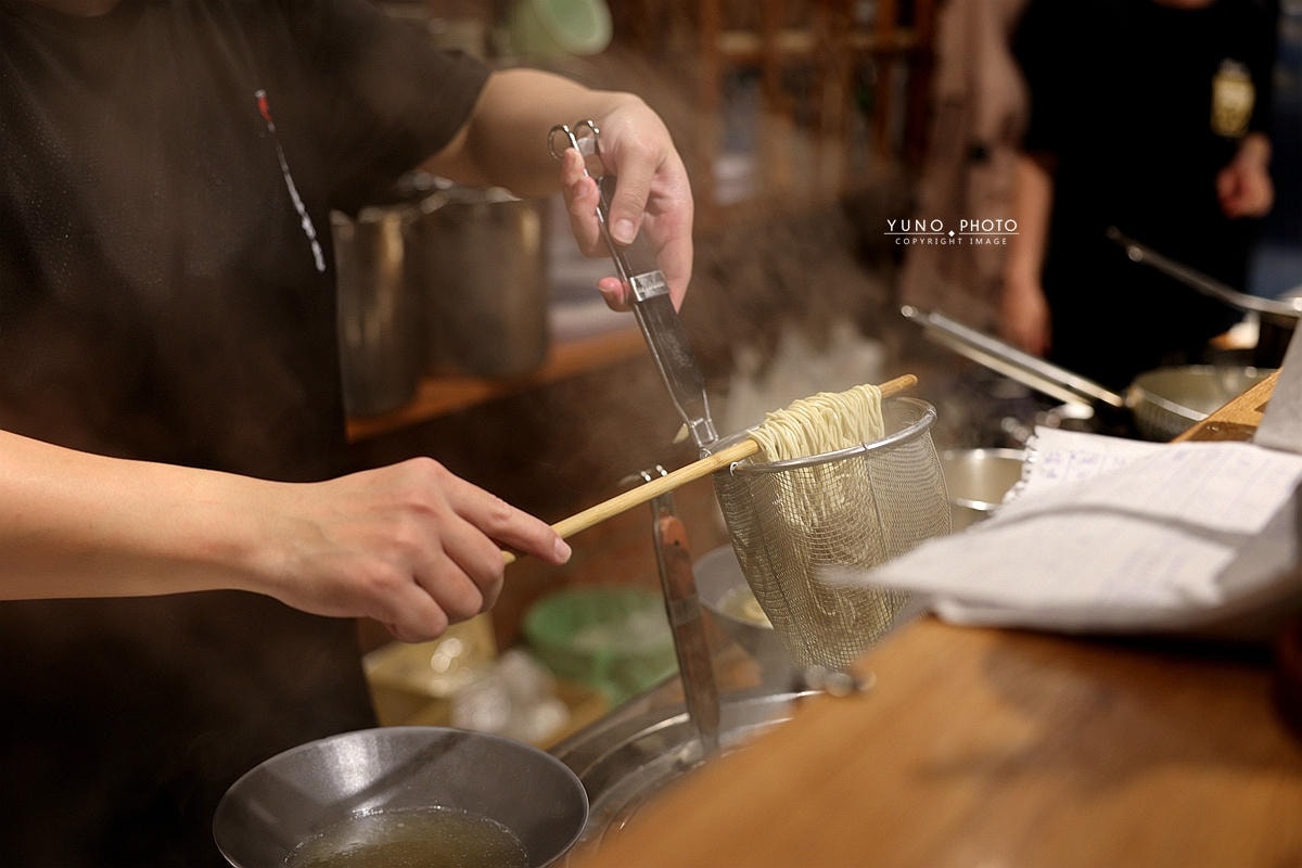 20251109-2j107 20251109-2j107