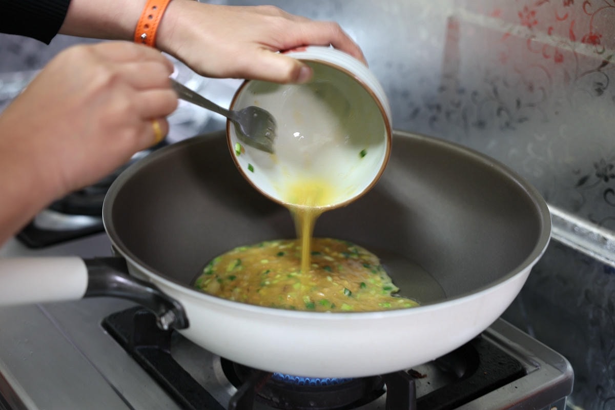 20251109-aqlbu 20251109-aqlbu