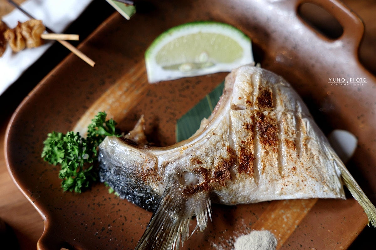 20251109-iad8l 20251109-iad8l