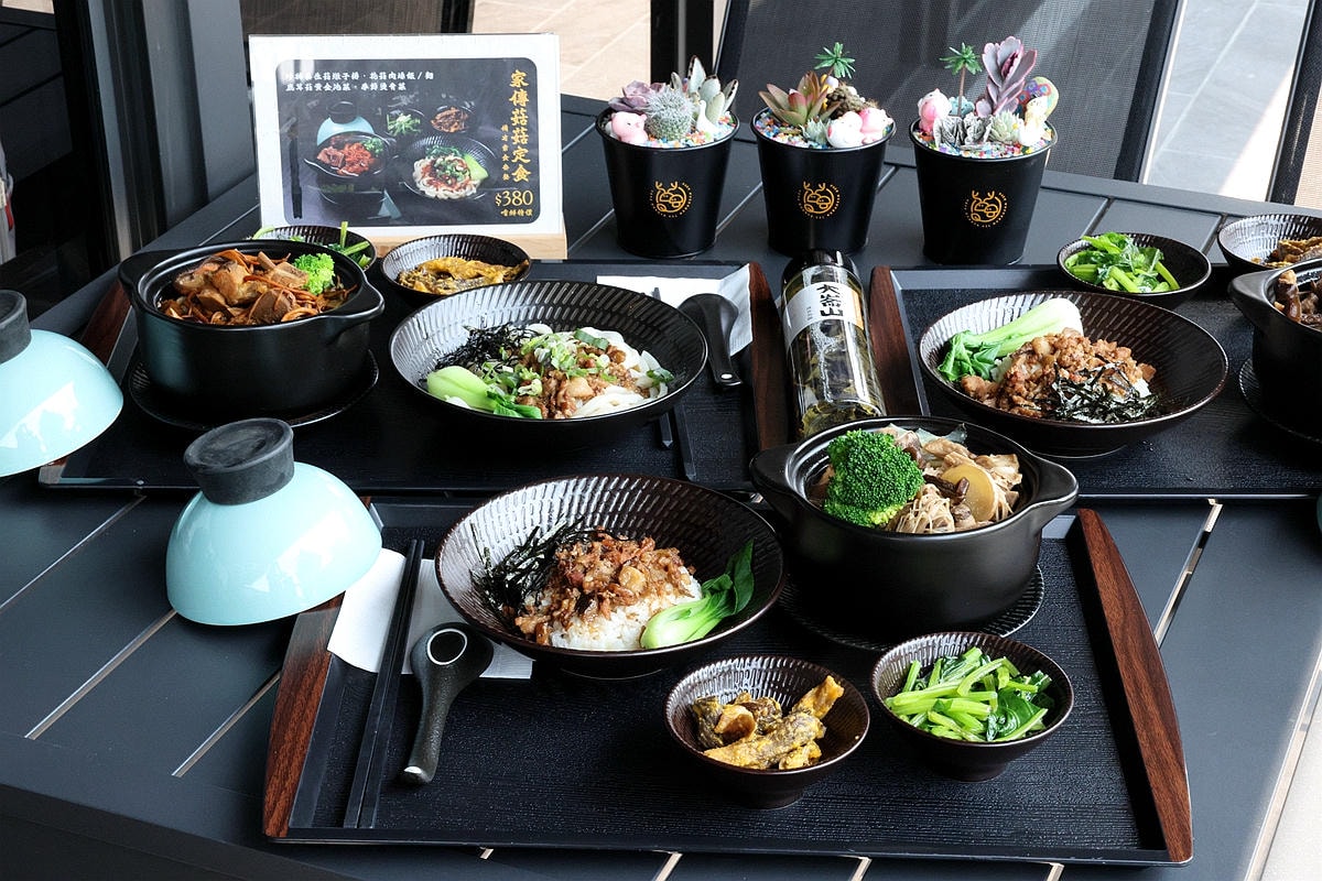 20251109-uz7yn 20251109-uz7yn