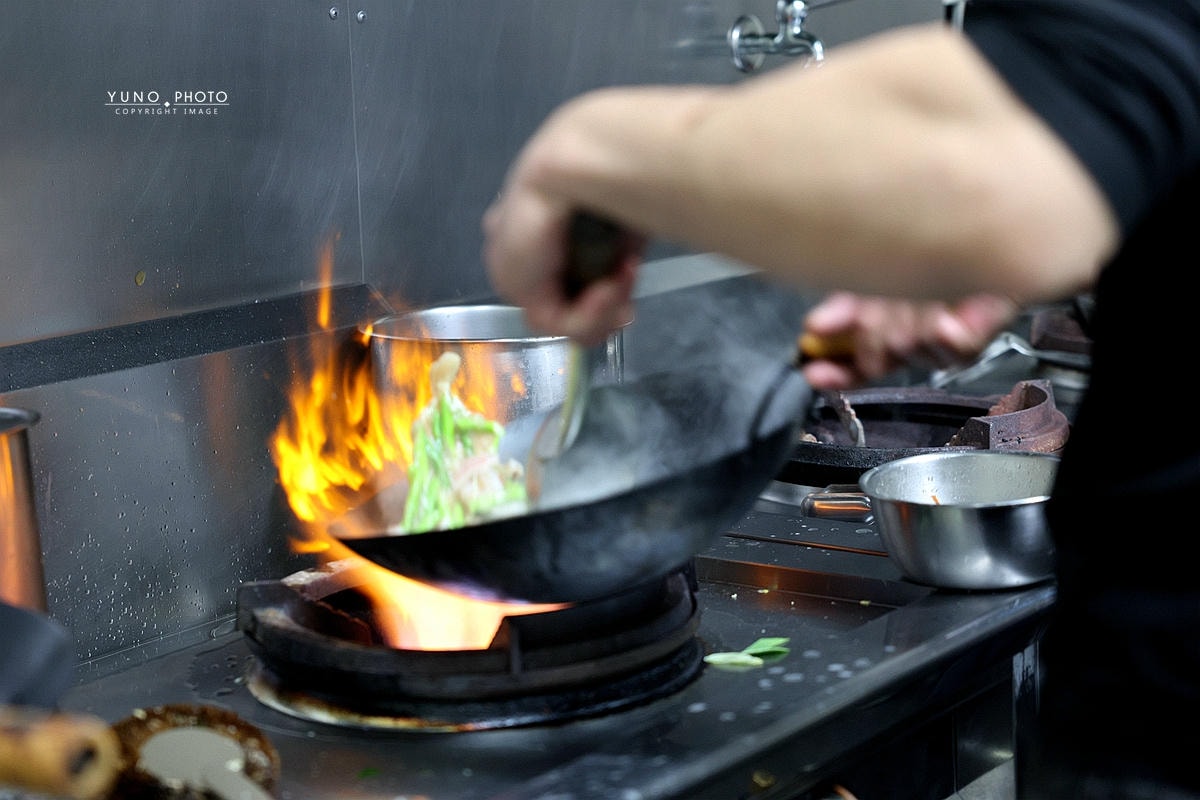 20251109-xu0o7 20251109-xu0o7