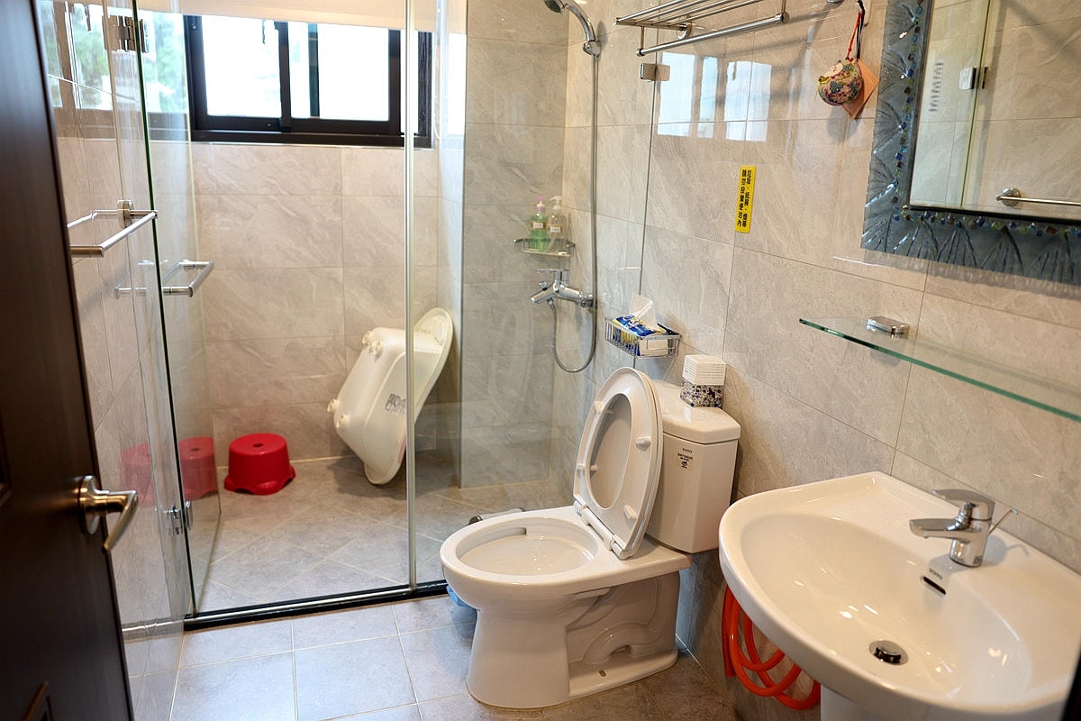 20251108-rnh8u 20251108-rnh8u