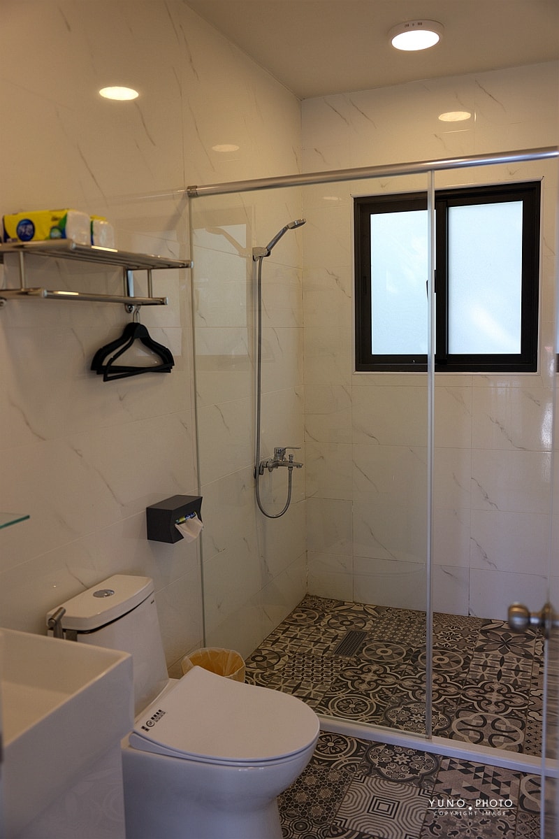 20251108-6i6r3 20251108-6i6r3