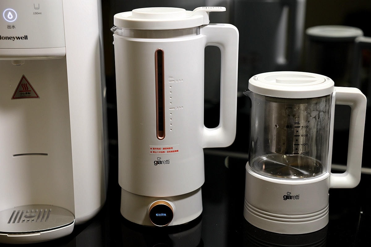 20251108-p4xl8 20251108-p4xl8