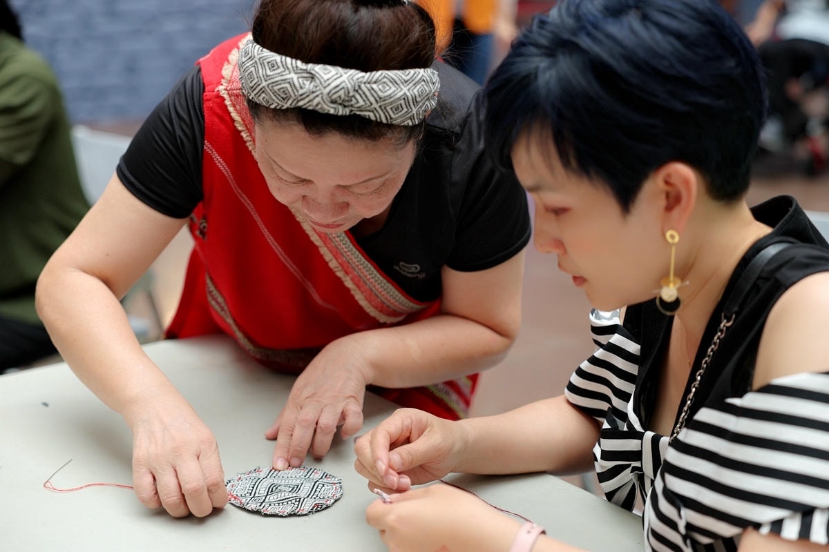 20251108-hdbql 20251108-hdbql