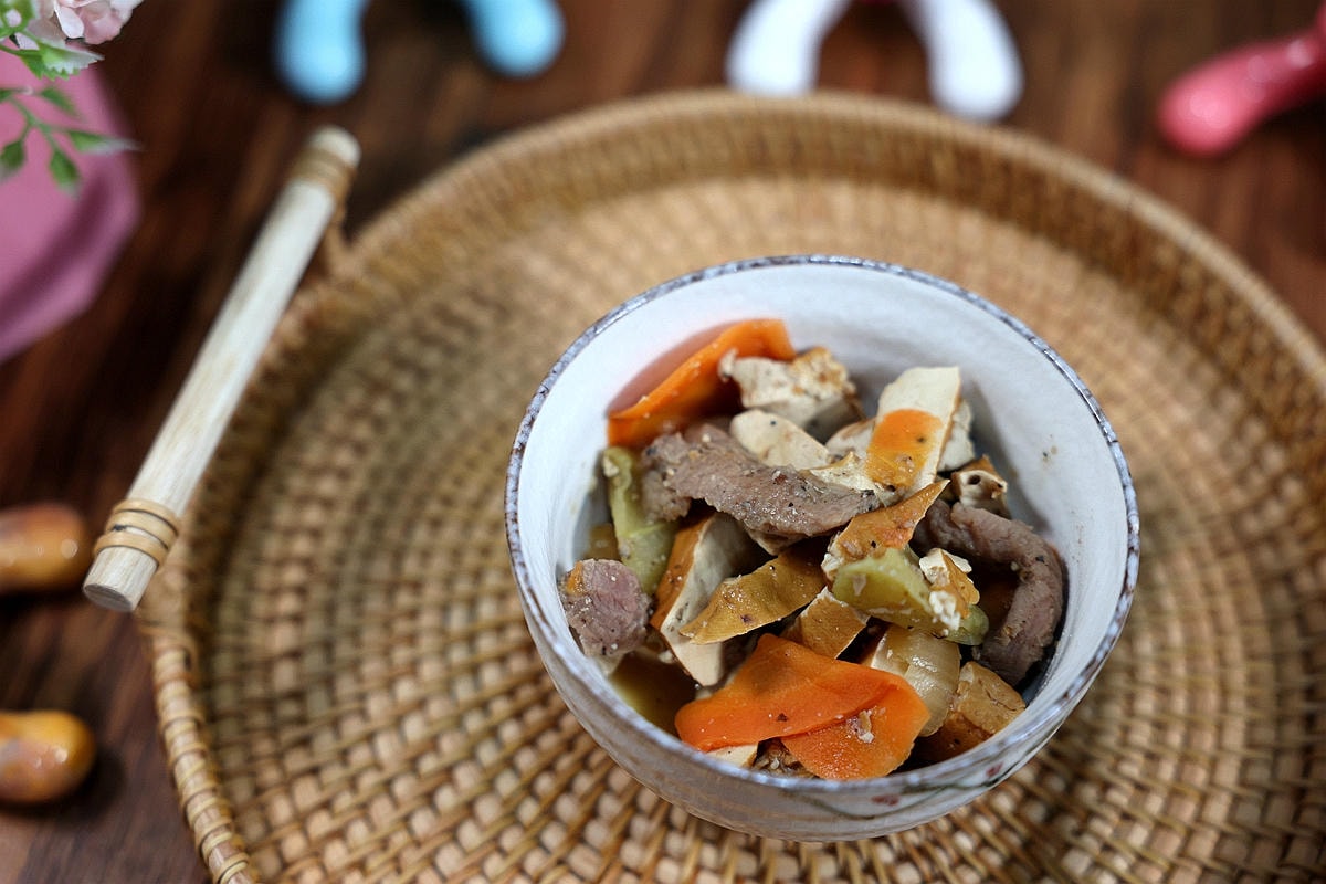 20251108-j2kyn 20251108-j2kyn