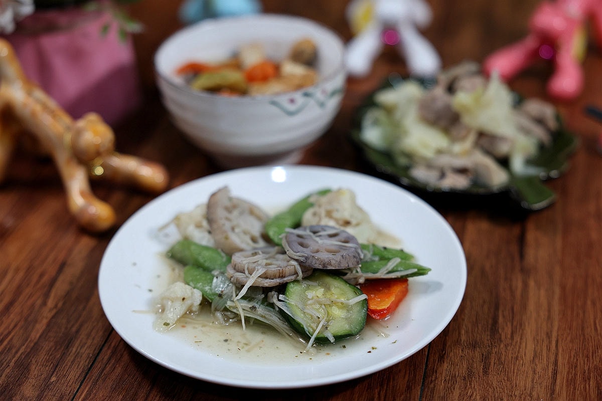 20251108-rz7cz 20251108-rz7cz