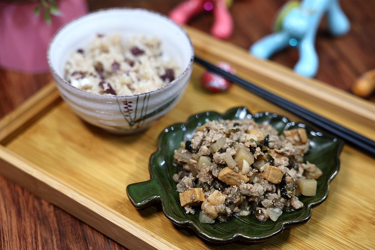 20251108-znl6d 20251108-znl6d