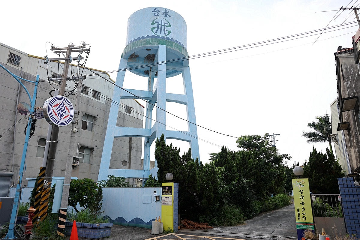 20251109-8hkrm 20251109-8hkrm