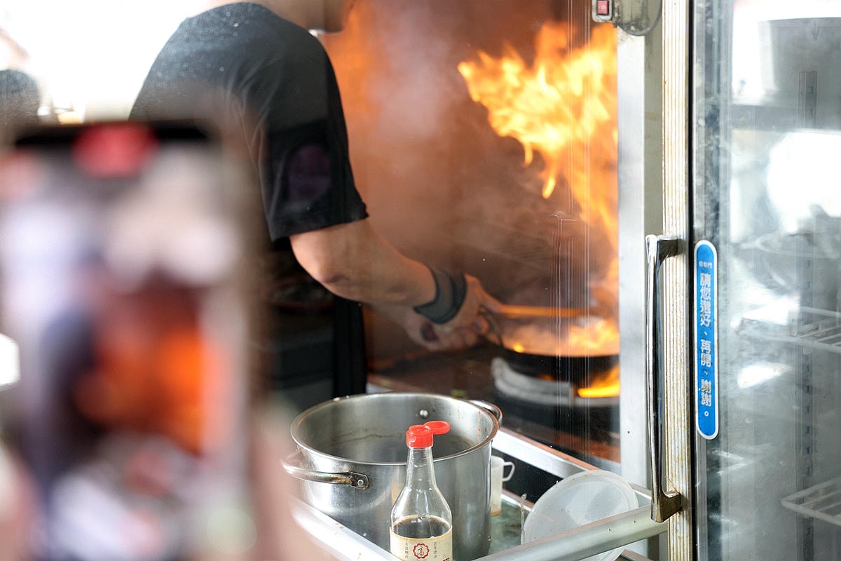 20251109-ho9fj 20251109-ho9fj